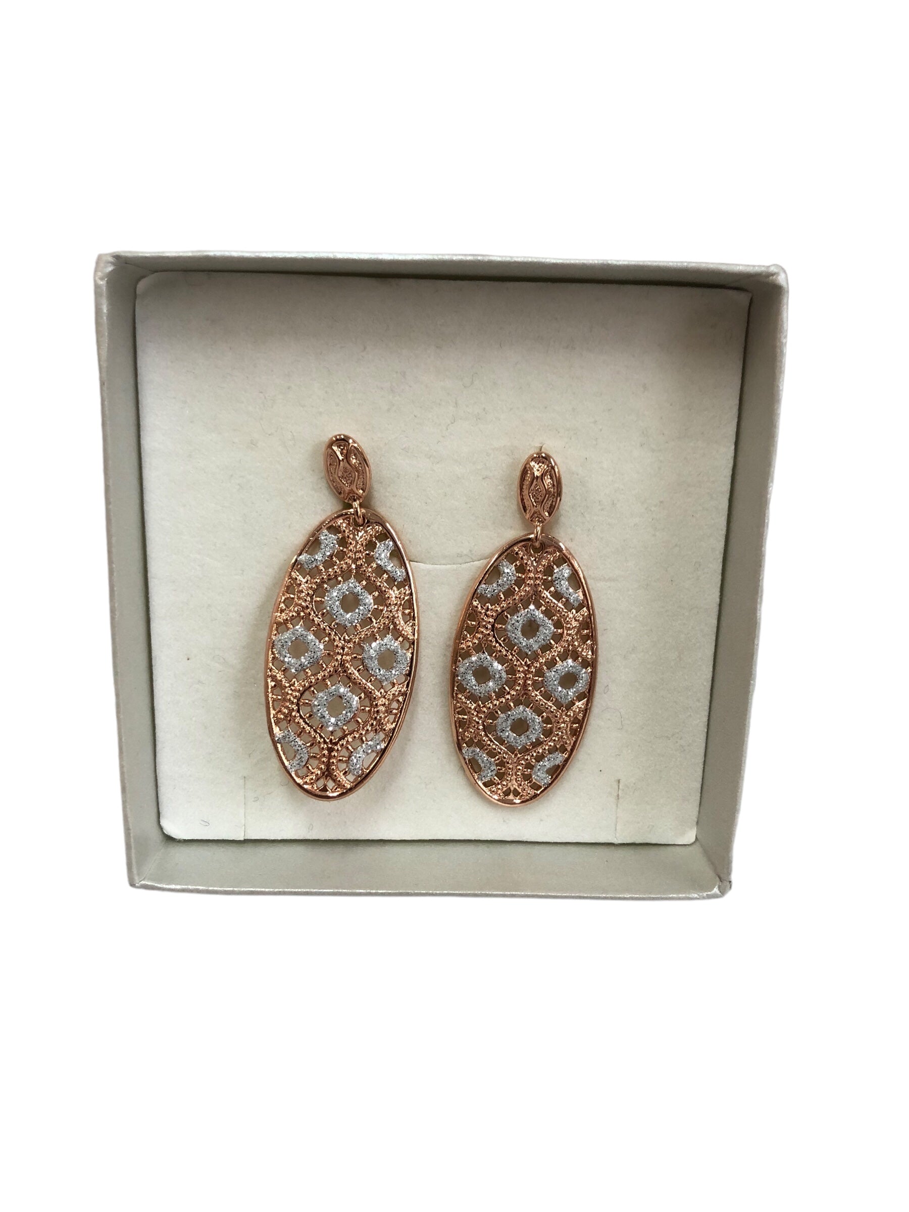 Rose gold /w design earrings