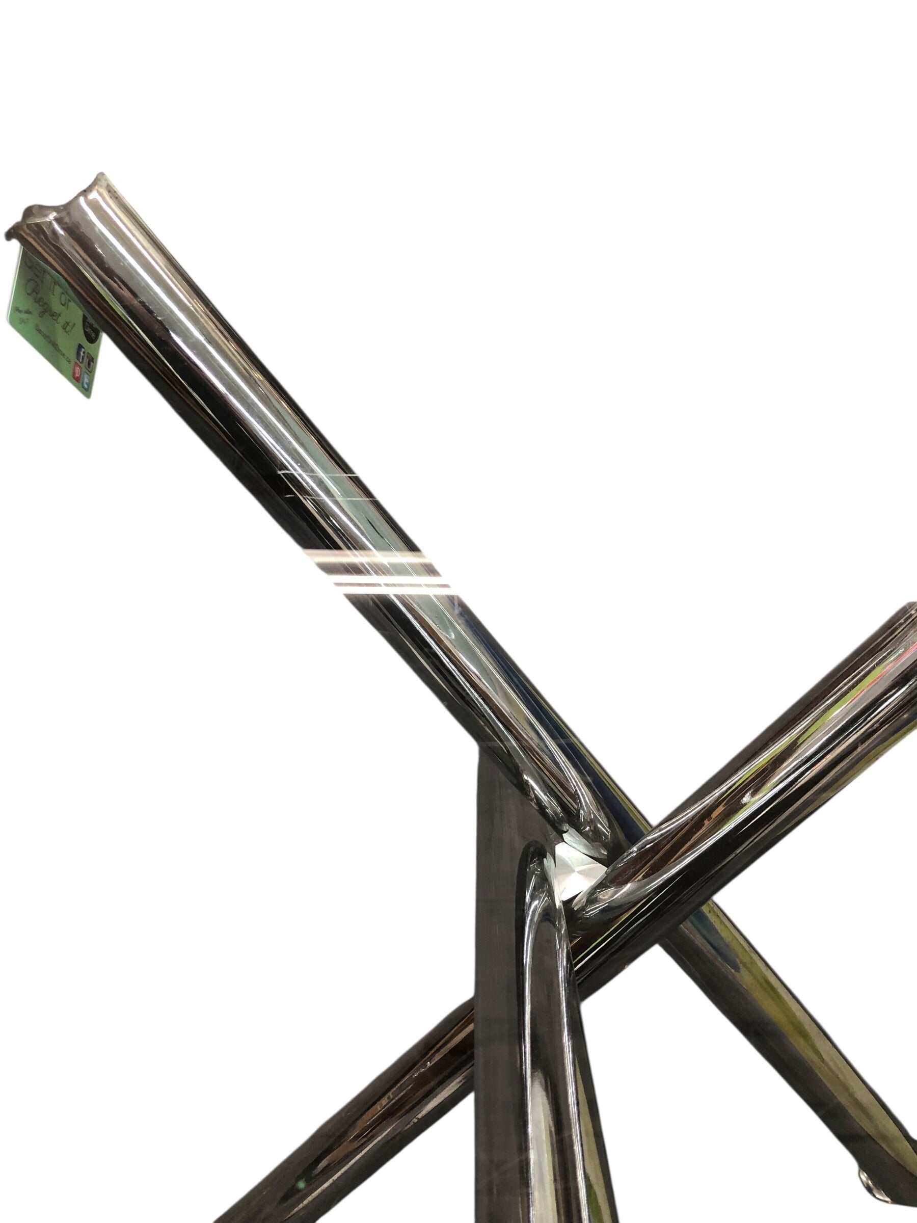 Glass/chrome round  table