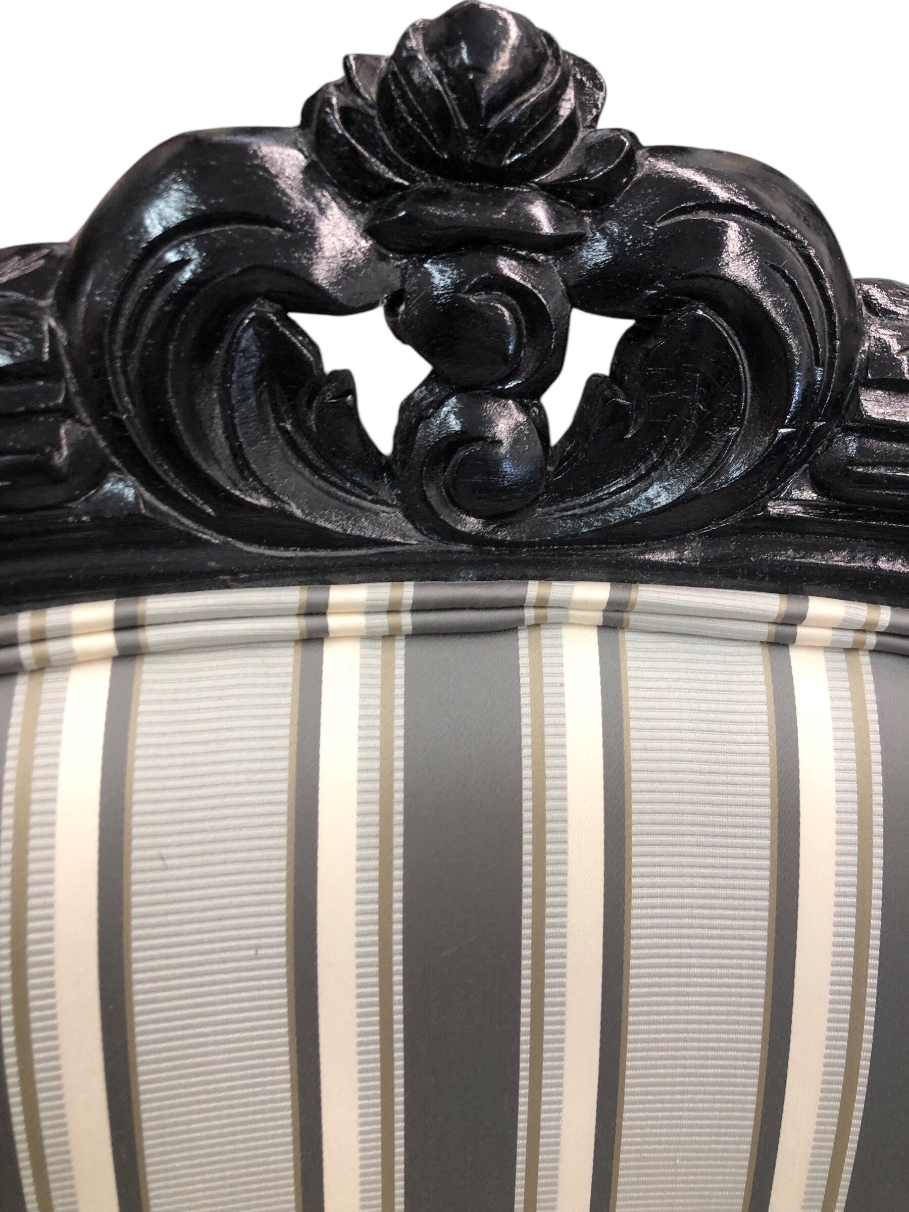 Traditional / black and stripe chair