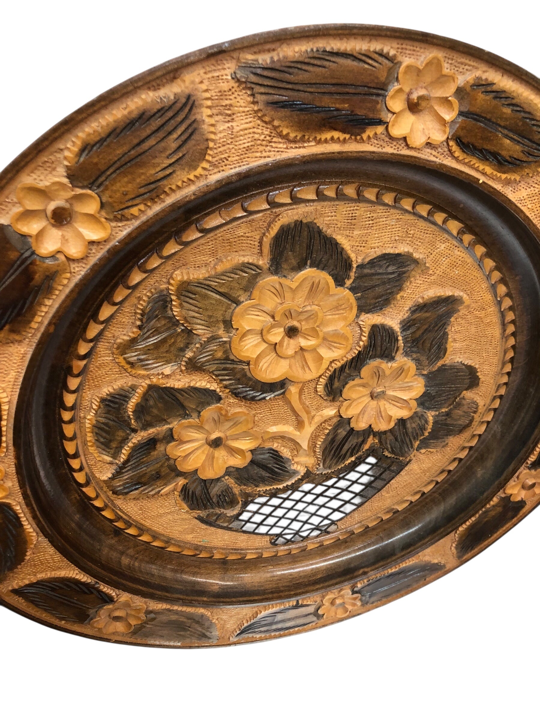 Wooden round wall decor (A)